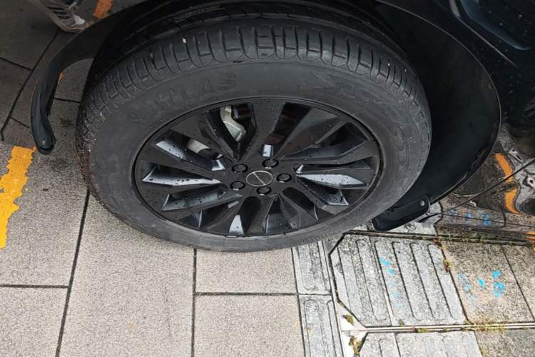 Used FORTHING T5 EVO 2021 1.5TD DCT Diamond Edition Left Front Wheel Hub