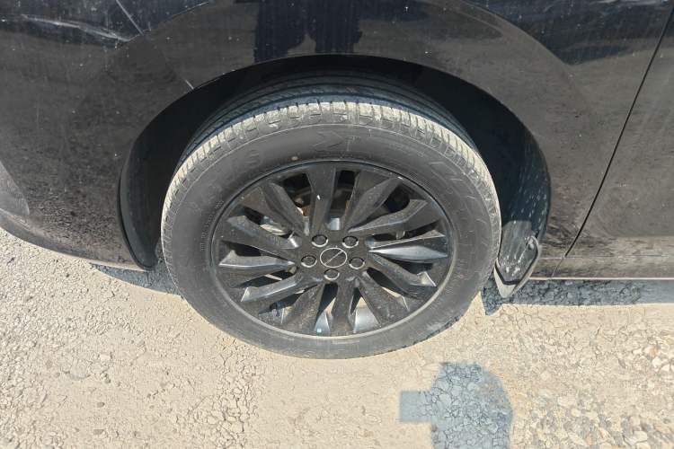 Used FORTHING T5 EVO 2021 1.5TD DCT Diamond Edition Left Front Wheel Hub