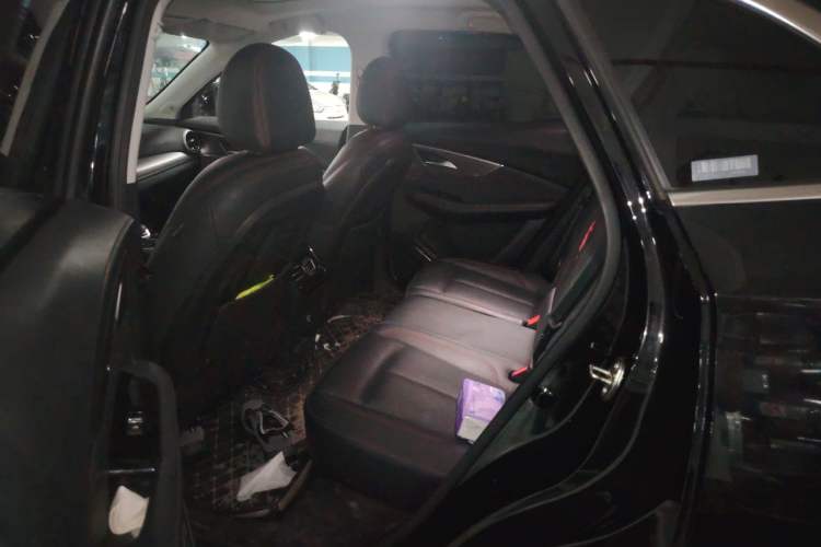 Used FORTHING T5 EVO 2021 1.5TD DCT Diamond Edition Left Rear Seat