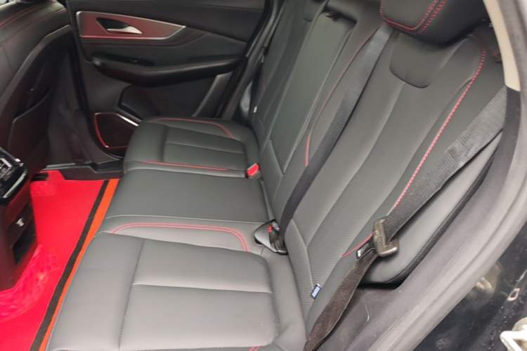 Used FORTHING T5 EVO 2021 1.5TD DCT Diamond Edition Left Rear Seat