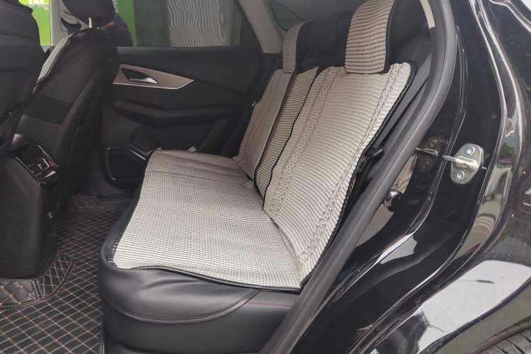 Used FORTHING T5 EVO 2021 1.5TD DCT Diamond Edition Left Rear Seat
