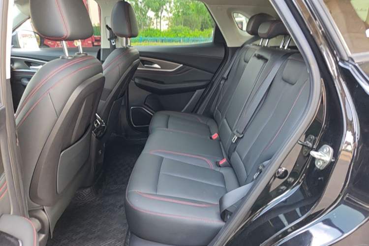Used FORTHING T5 EVO 2021 1.5TD DCT Platinum Edition Left Rear Seat