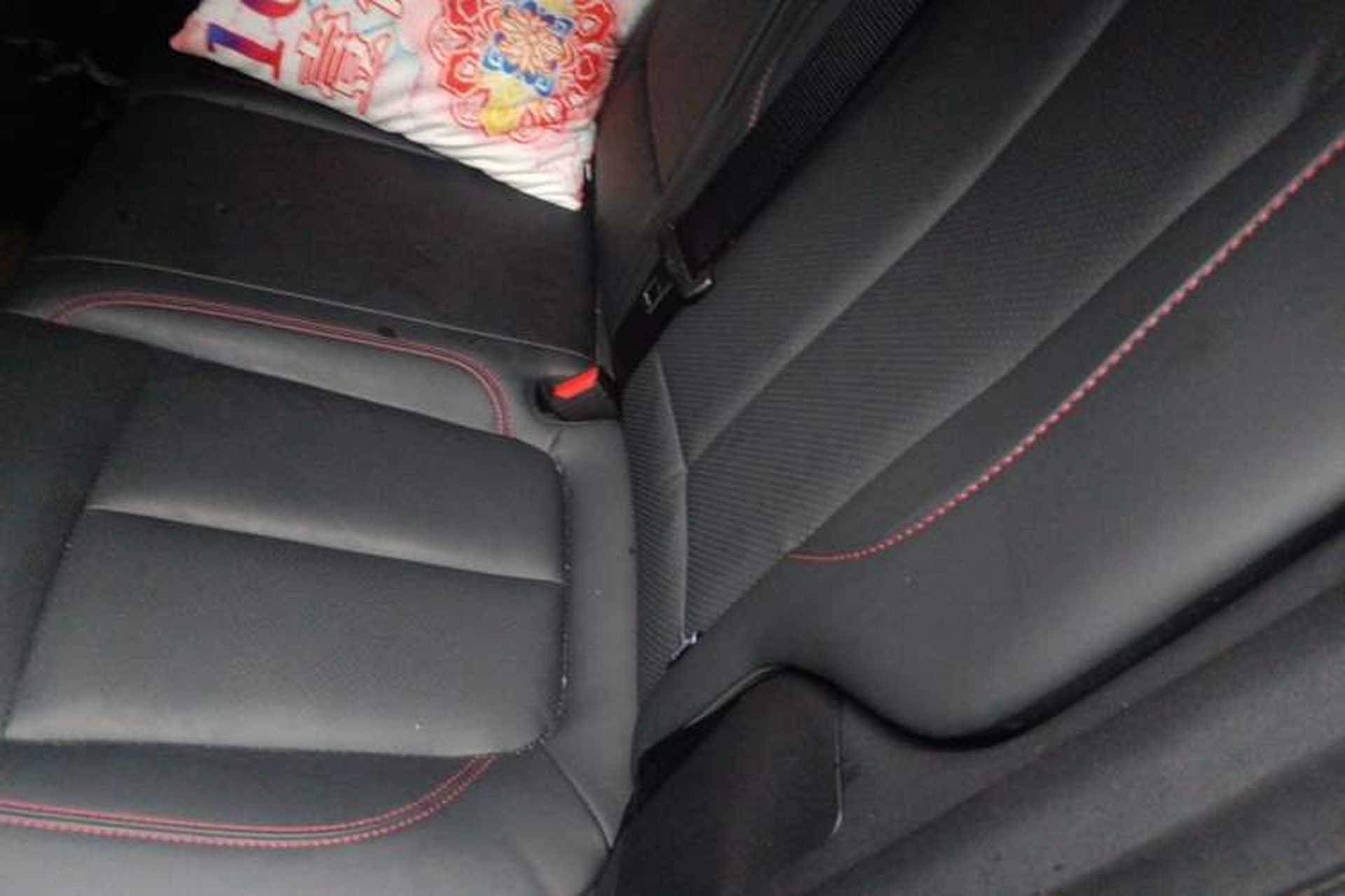 Used FORTHING T5 EVO 2021 1.5TD DCT Diamond Edition Left Rear Seat