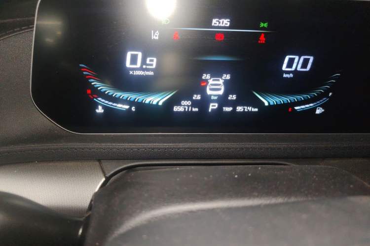 Used FORTHING T5 EVO 2021 1.5TD DCT Diamond Edition Odometer Close Up