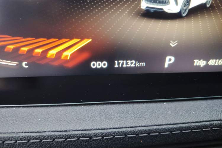 Used FORTHING T5 EVO 2021 1.5TD DCT Starry Edition Odometer Close Up