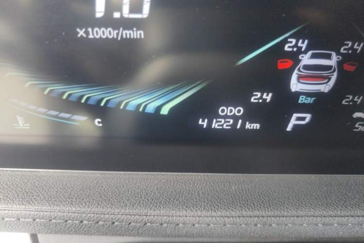 Used FORTHING T5 EVO 2021 1.5TD DCT Custom Edition Odometer Close Up