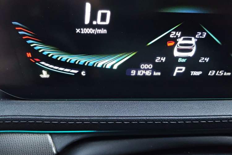 Used FORTHING T5 EVO 2021 1.5TD DCT Platinum Edition Odometer Close Up