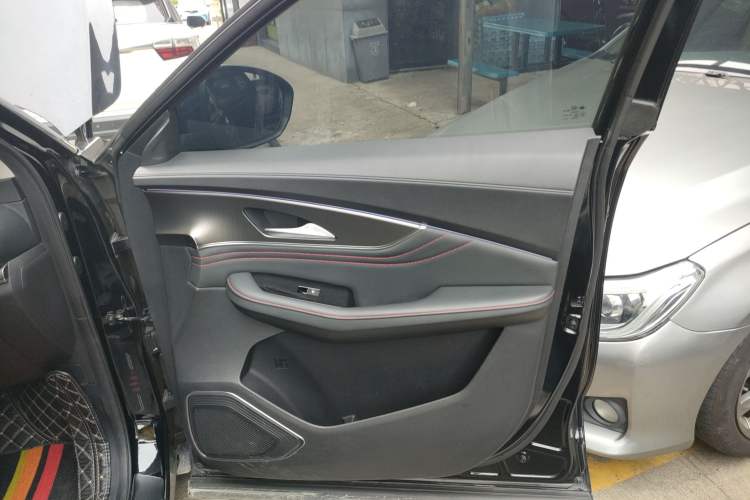 Used FORTHING T5 EVO 2021 1.5TD DCT Diamond Edition Right Front Door Interior