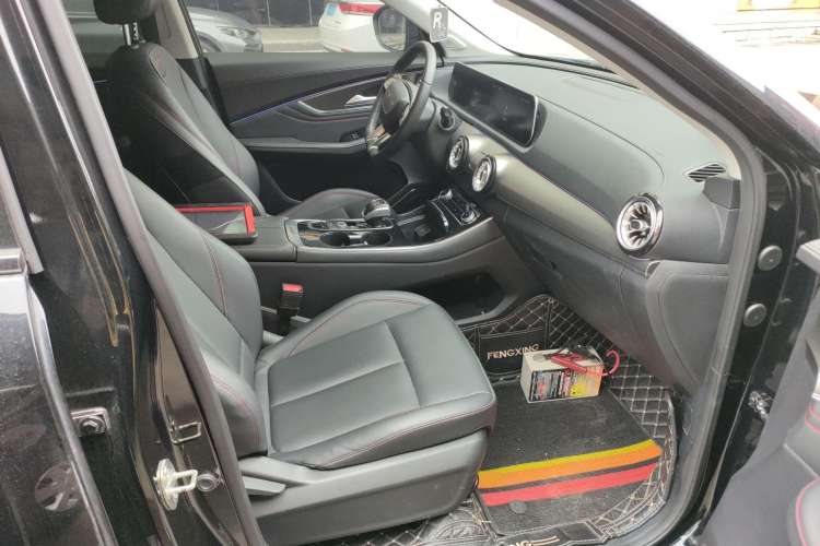 Used FORTHING T5 EVO 2021 1.5TD DCT Diamond Edition Right Front Seat