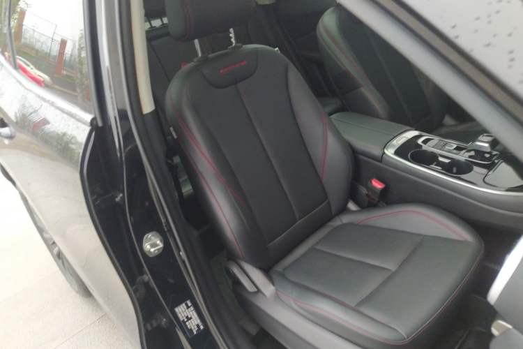 Used FORTHING T5 EVO 2021 1.5TD DCT Diamond Edition Right Front Seat