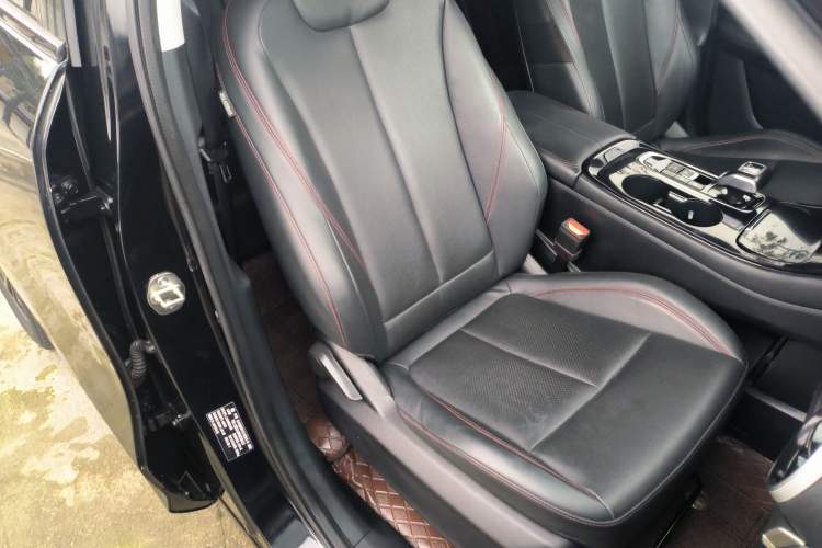 Used FORTHING T5 EVO 2021 1.5TD DCT Diamond Edition Right Front Seat