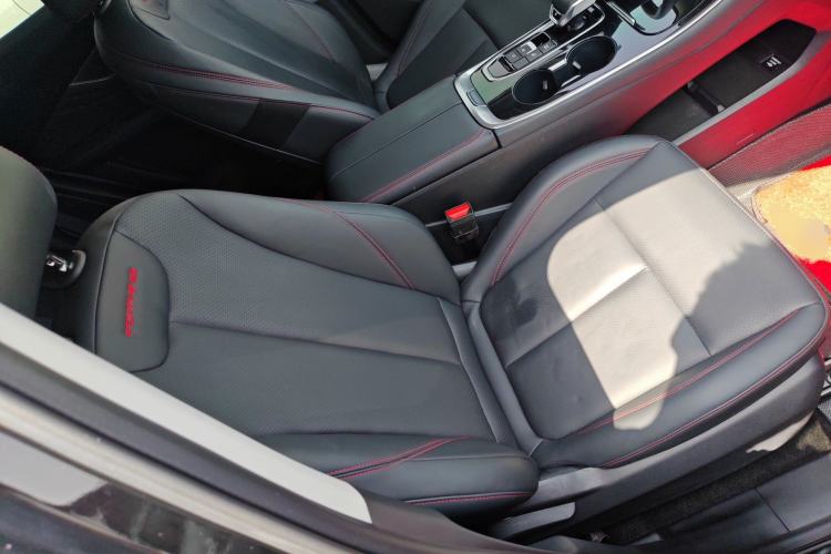 Used FORTHING T5 EVO 2021 1.5TD DCT Diamond Edition Right Front Seat