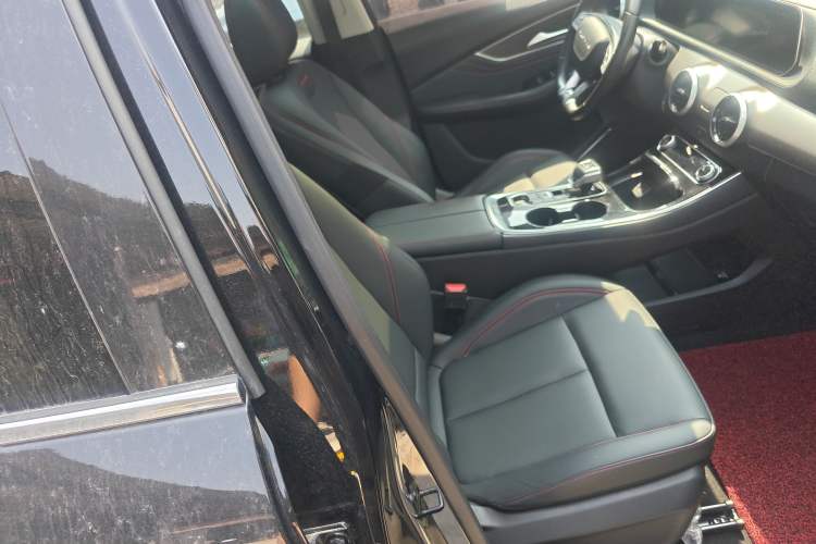 Used FORTHING T5 EVO 2021 1.5TD DCT Diamond Edition Right Front Seat