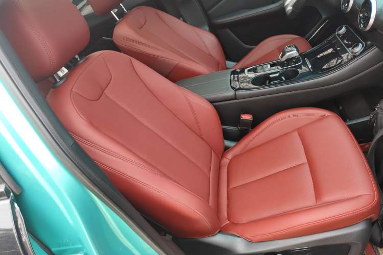 Used FORTHING T5 EVO 2021 1.5TD DCT Starry Edition Right Front Seat