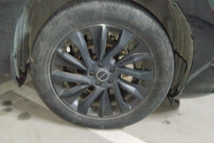 Used FORTHING T5 EVO 2021 1.5TD DCT Diamond Edition Right Front Wheel Hub