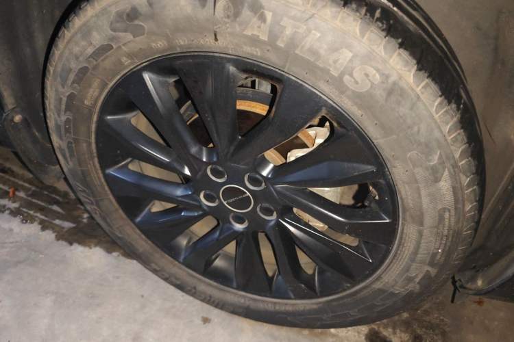 Used FORTHING T5 EVO 2021 1.5TD DCT Diamond Edition Right Front Wheel Hub