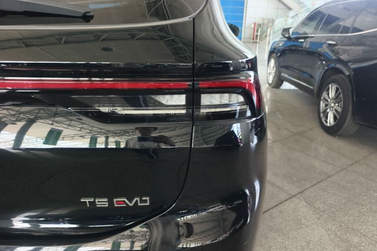 Used FORTHING T5 EVO 2021 1.5TD DCT Starry Edition Right Rear Taillight