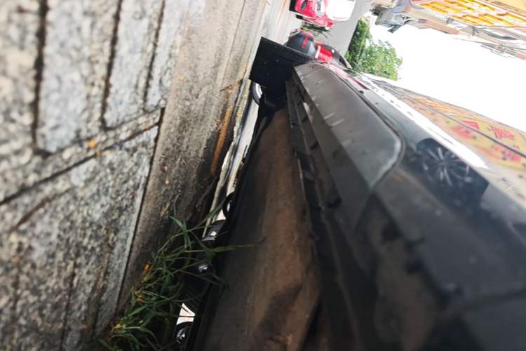 Used FORTHING T5 EVO 2021 1.5TD DCT Diamond Edition Right Side Sill