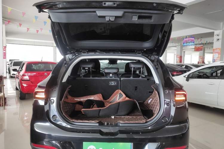 Used FORTHING T5 EVO 2021 1.5TD DCT Diamond Edition Trunk
