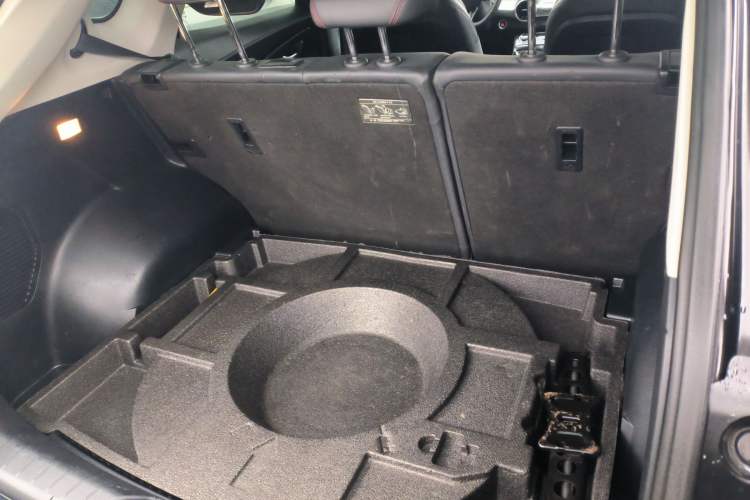 Used FORTHING T5 EVO 2021 1.5TD DCT Diamond Edition Trunk