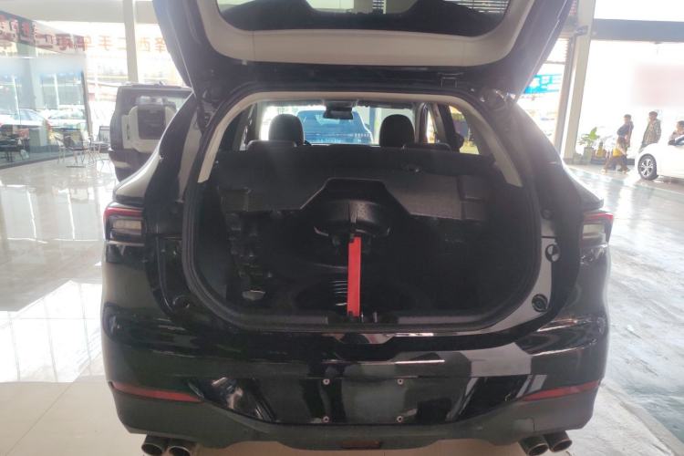 Used FORTHING T5 EVO 2021 1.5TD DCT Diamond Edition Trunk