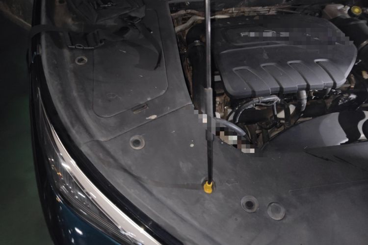 Used FORTHING T5 EVO 2021 1.5TD DCT Diamond Edition Engine Bay Right