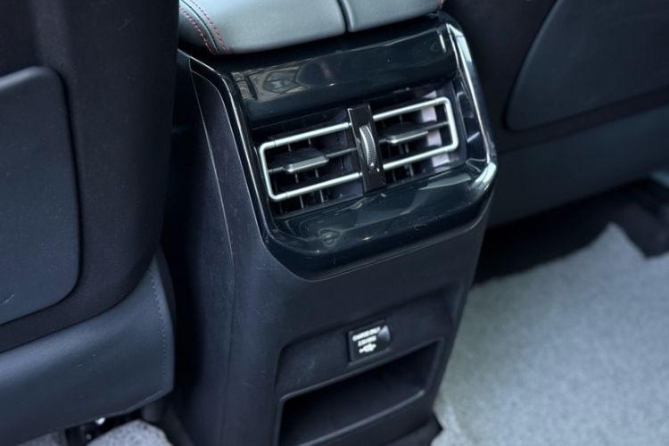 Used FORTHING T5 EVO 2021 1.5TD DCT Diamond Edition Interior 8
