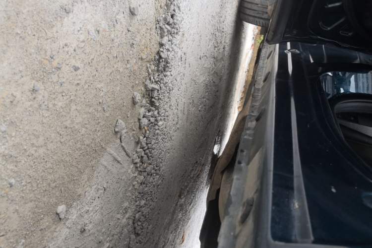 Used FORTHING T5 EVO 2021 1.5TD DCT Diamond Edition Left Side Sill