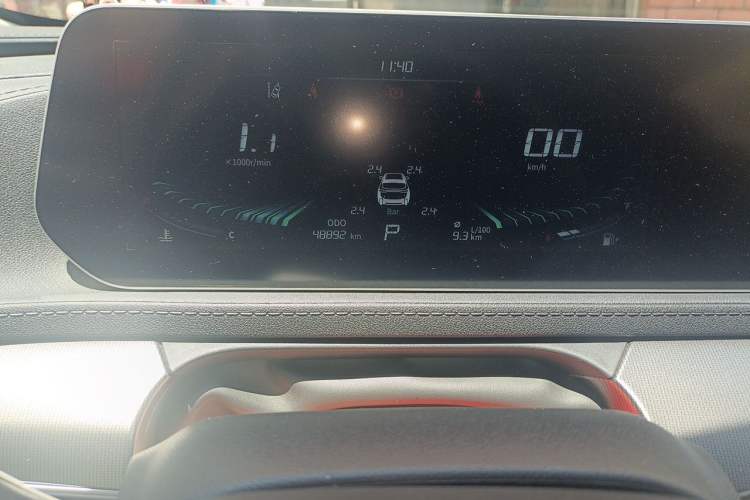 Used FORTHING T5 EVO 2021 1.5TD DCT Diamond Edition Odometer Close Up