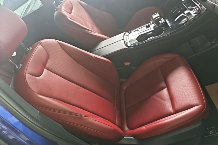 Used FORTHING T5 EVO 2021 1.5TD DCT Diamond Edition Right Front Seat