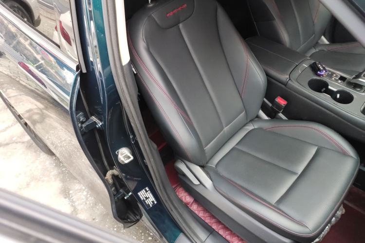 Used FORTHING T5 EVO 2021 1.5TD DCT Diamond Edition Right Front Seat