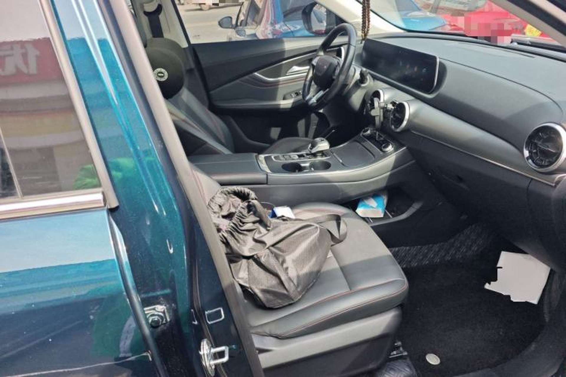 Used FORTHING T5 EVO 2021 1.5TD DCT Diamond Edition Right Front Seat