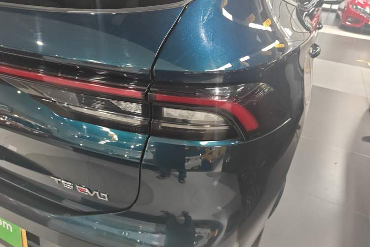 Used FORTHING T5 EVO 2021 1.5TD DCT Starry Edition Right Rear Taillight