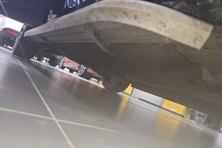 Used FORTHING T5 EVO 2021 1.5TD DCT Starry Edition Right Side Sill