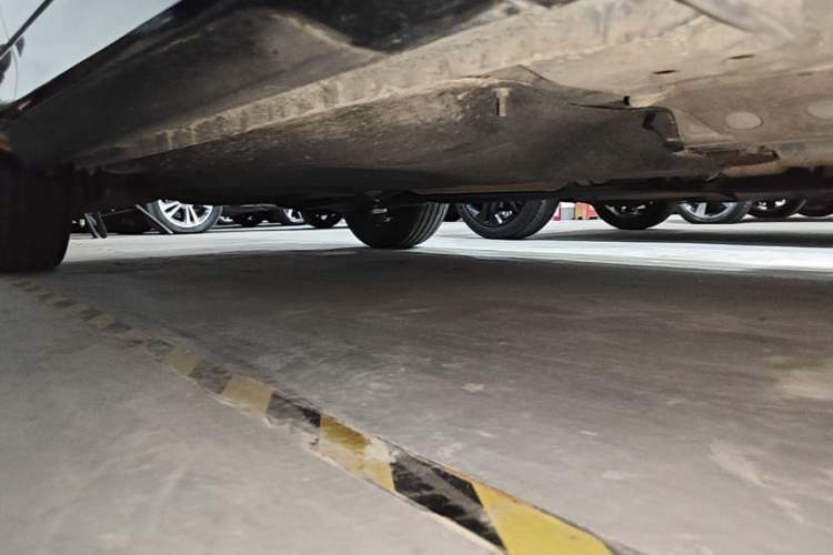 Used FORTHING T5 EVO 2021 1.5TD DCT Diamond Edition Right Side Sill