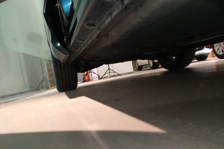 Used FORTHING T5 EVO 2021 1.5TD DCT Starry Edition Right Side Sill