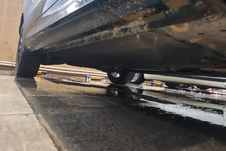 Used FORTHING T5 EVO 2021 1.5TD DCT Diamond Edition Right Side Sill