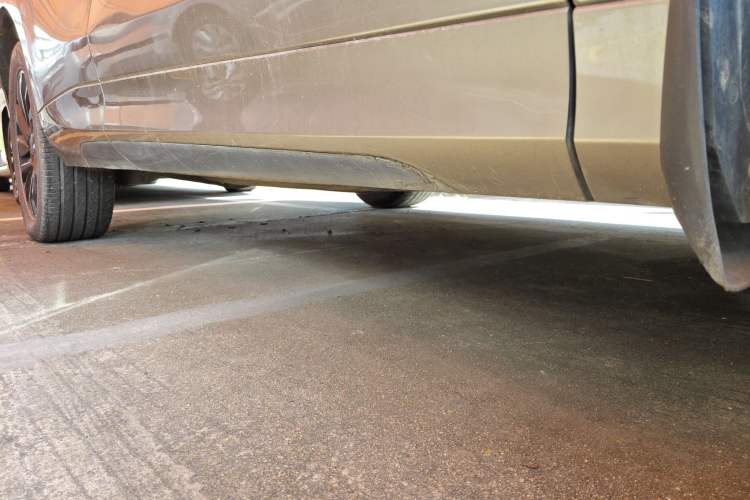 Used FORTHING T5 EVO 2021 1.5TD DCT Diamond Edition Right Side Sill