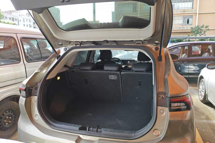 Used FORTHING T5 EVO 2021 1.5TD DCT Diamond Edition Trunk