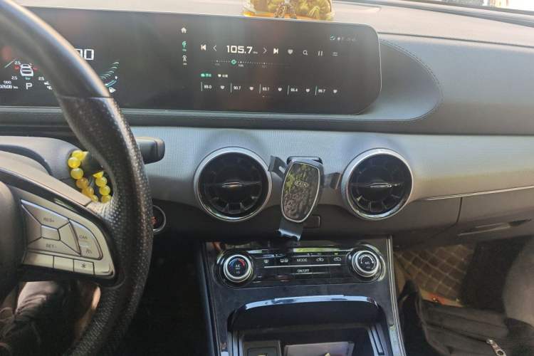 Used FORTHING T5 EVO 2021 1.5TD DCT Platinum Edition Audio And AC Panel