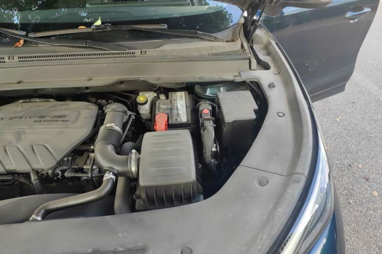 Used FORTHING T5 EVO 2021 1.5TD DCT Diamond Edition Engine Bay Left