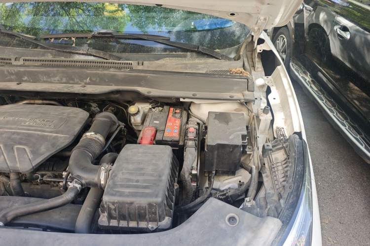 Used FORTHING T5 EVO 2021 1.5TD DCT Platinum Edition Engine Bay Left