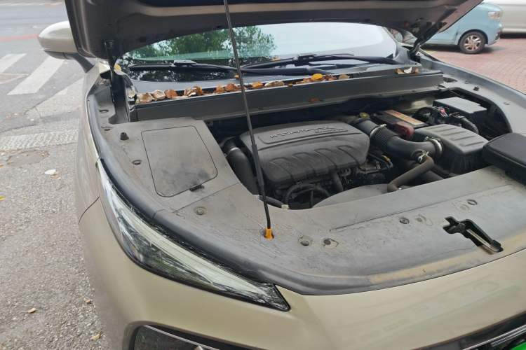 Used FORTHING T5 EVO 2021 1.5TD DCT Diamond Edition Engine Bay Right