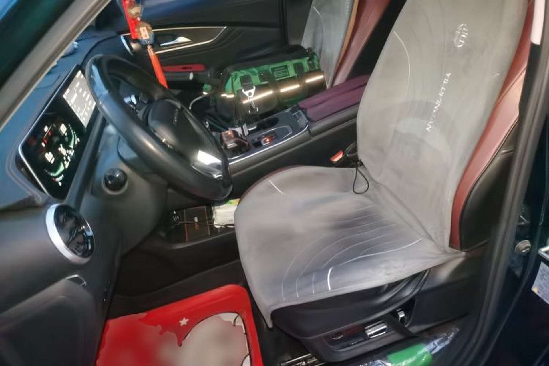 Used FORTHING T5 EVO 2021 1.5TD DCT Diamond Edition Left Front Seat