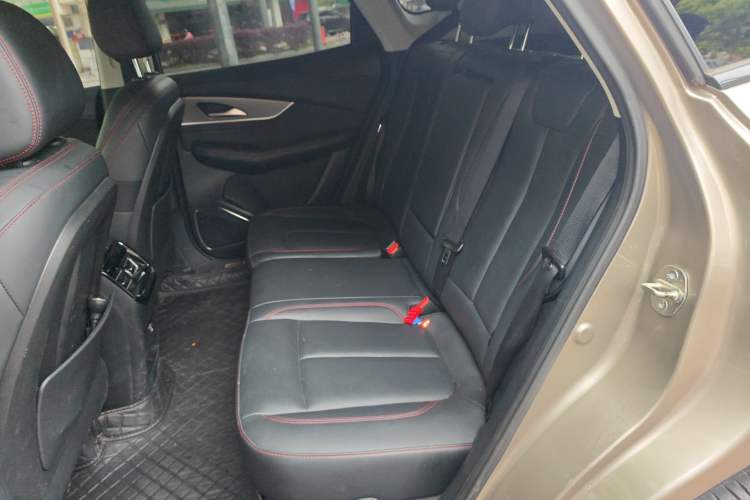 Used FORTHING T5 EVO 2021 1.5TD DCT Diamond Edition Left Rear Seat