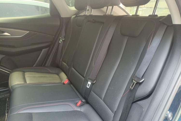 Used FORTHING T5 EVO 2021 1.5TD DCT Diamond Edition Left Rear Seat