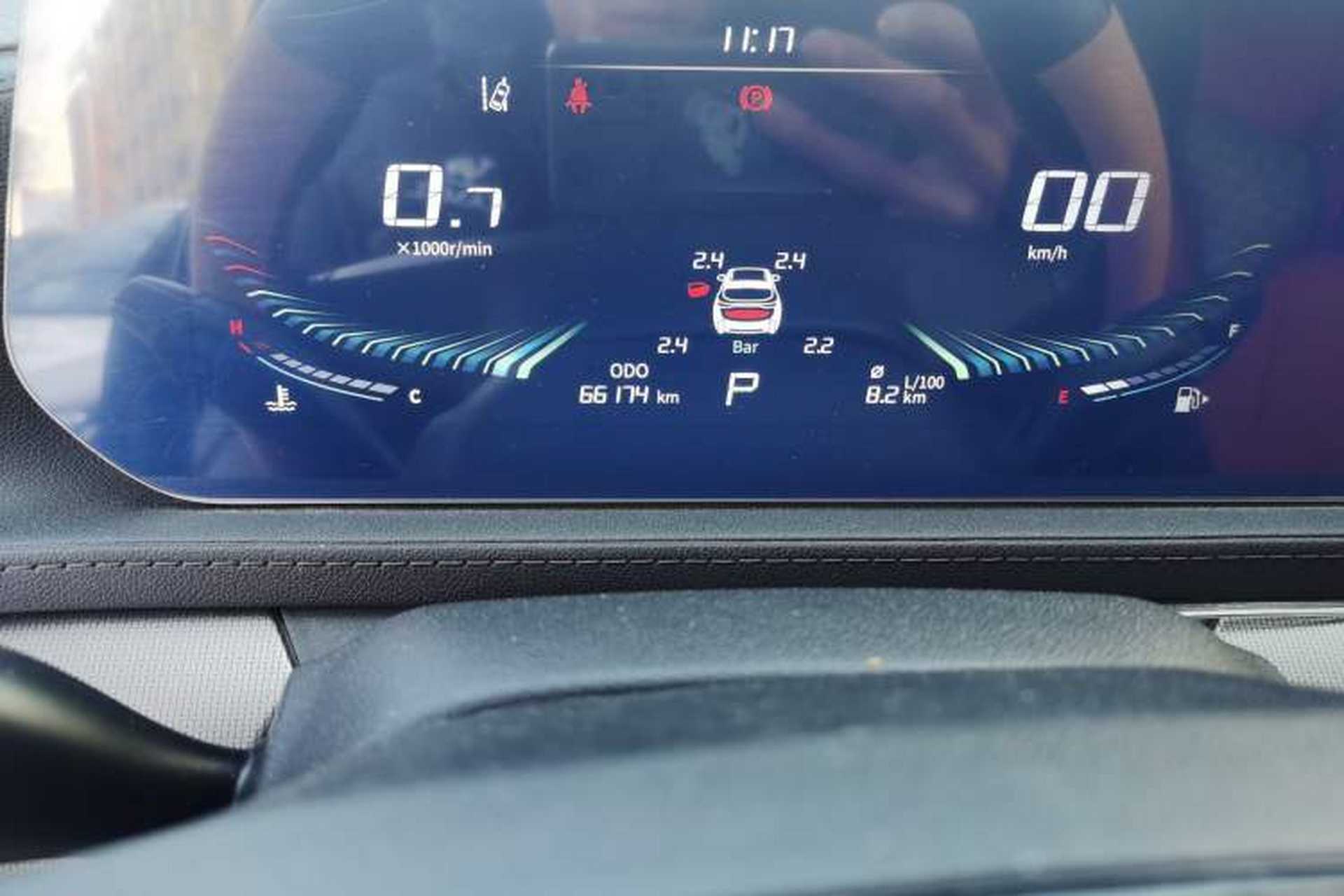 Used FORTHING T5 EVO 2021 1.5TD DCT Diamond Edition Odometer Close Up
