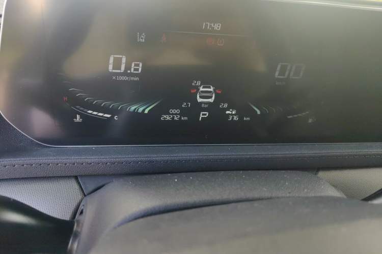 Used FORTHING T5 EVO 2021 1.5TD DCT Diamond Edition Odometer Close Up