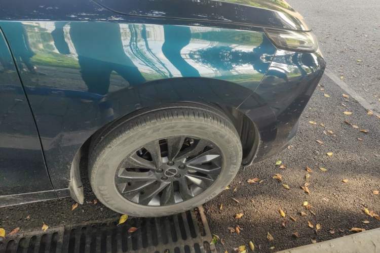 Used FORTHING T5 EVO 2021 1.5TD DCT Diamond Edition Right Front Wheel Hub