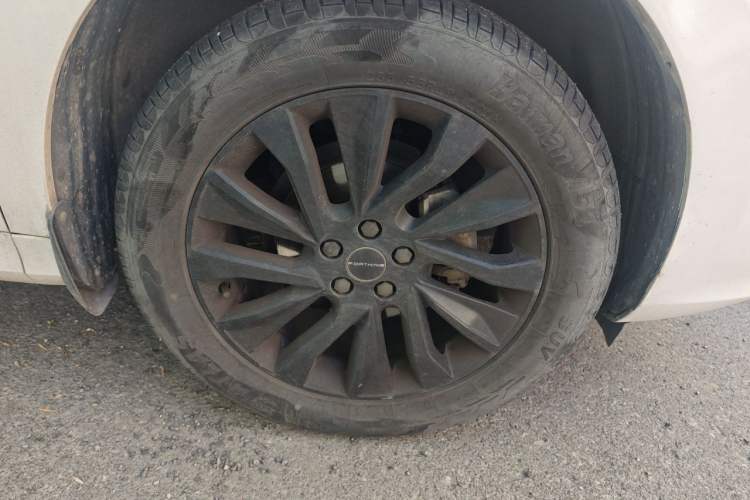 Used FORTHING T5 EVO 2021 1.5TD DCT Platinum Edition Right Front Wheel Hub